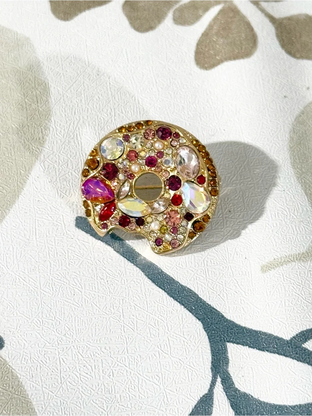 NWOT Gold-Tone Multicolor Crystal Statement Broach- Pink & Red Accents - Picture 2 of 5